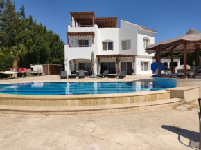 EL GOUNA-Elegant 4-bedroom Villa with Heated Pool